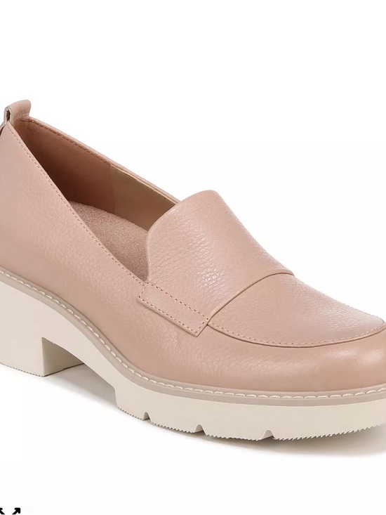Naturalizer Shoes - Womens -Naturalizer size 8.5 
Darry Lug Sole Loafers